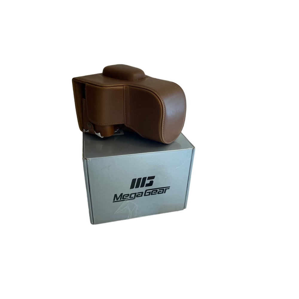 NIB Mega Gear Lifestyle Camera Accessories Faux Leather Camera Case READ‎